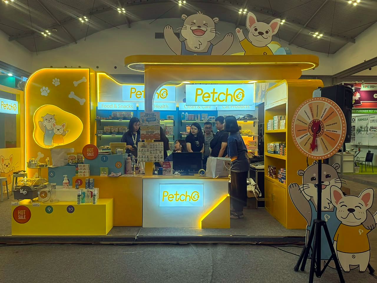 Booth pameran produk hewan peliharaan